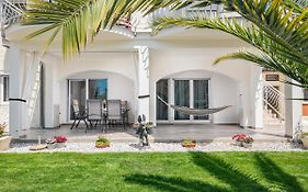 3 & 4 Bedrooms Apartment Simona